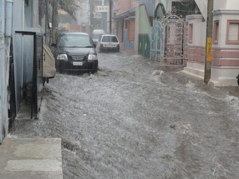 driving in rain, monsoon driving tips
